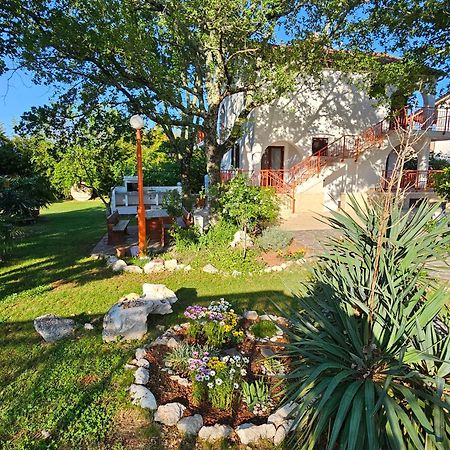 Villa Kucan ポラト エクステリア 写真